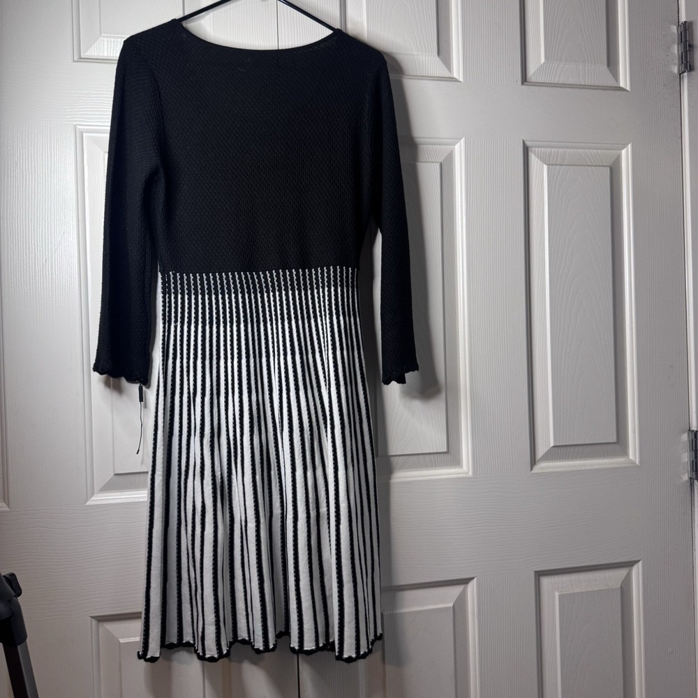 NWOT Calvin Klein Sweater Dress Size Medium Womens Long‎  Sleeve Fit Flare - Picture 7 of 10
